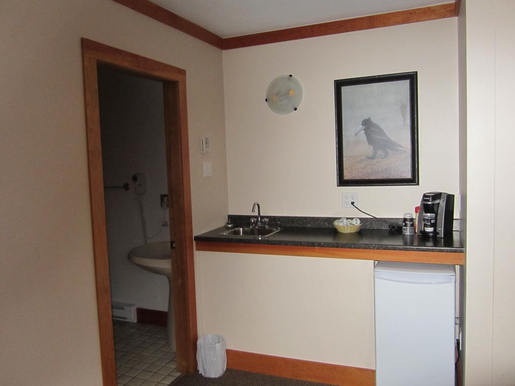 The Lodge At Skeena Landing Terrace Extérieur photo
