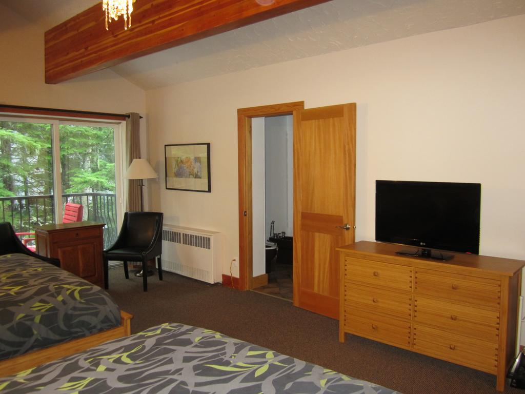 The Lodge At Skeena Landing Terrace Chambre photo