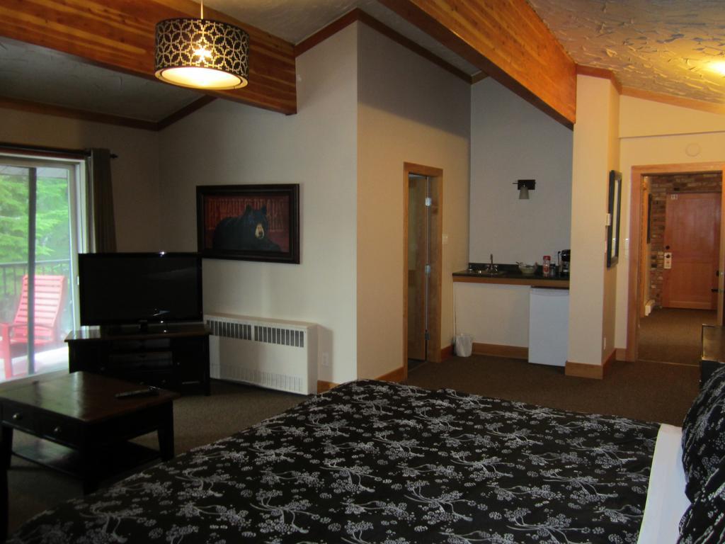 The Lodge At Skeena Landing Terrace Chambre photo