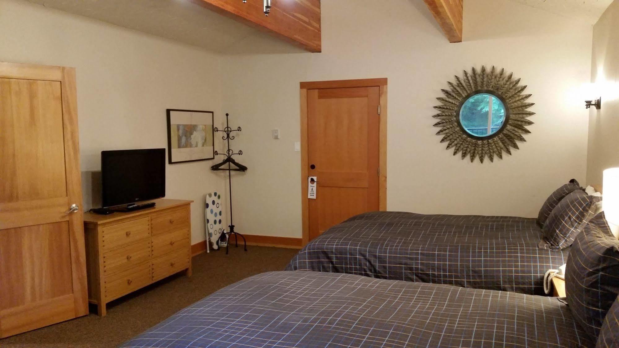The Lodge At Skeena Landing Terrace Extérieur photo
