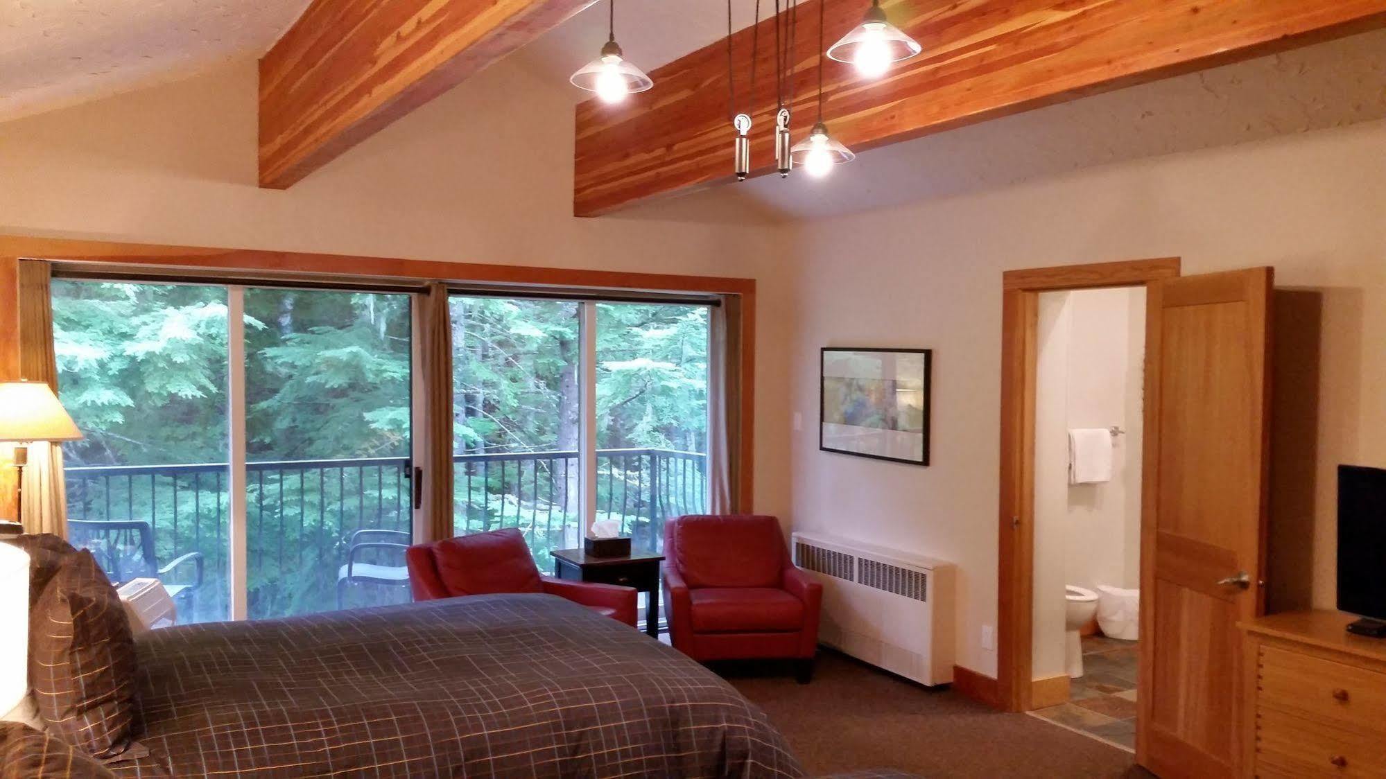 The Lodge At Skeena Landing Terrace Extérieur photo